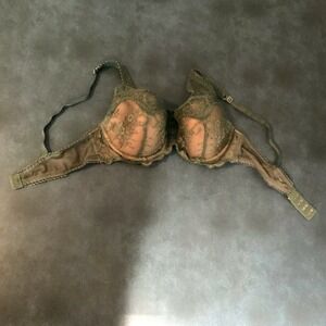 Pair of Victoria Secret‎ Bras size 34C